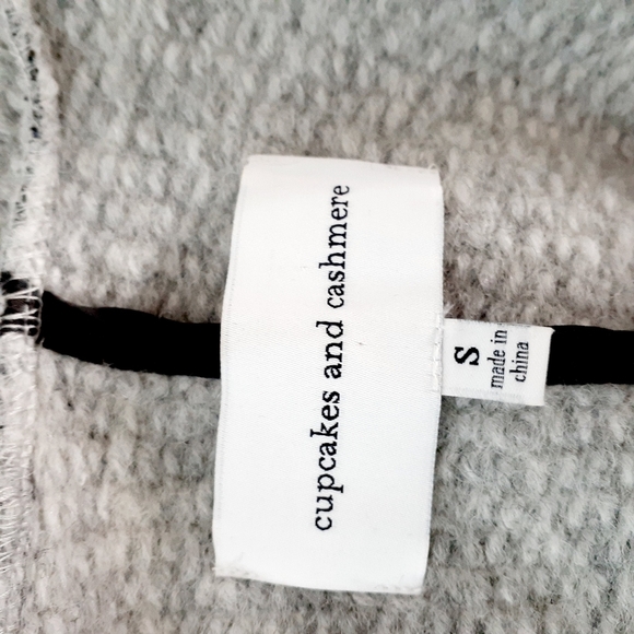 Cupcakes and Cashmere Sidney Draped Jacket - Picture 10 of 10